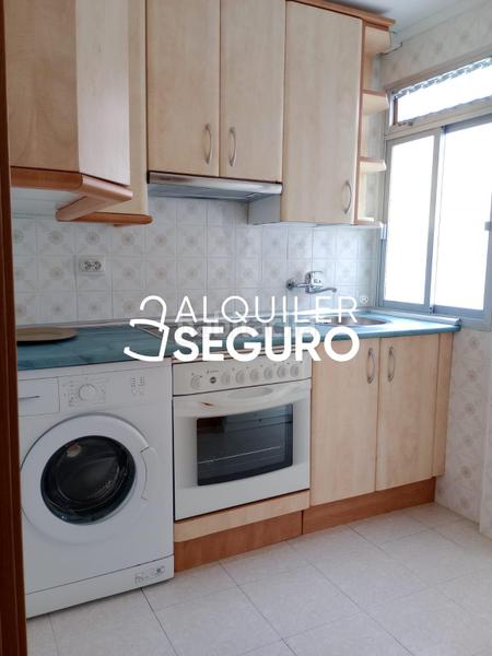 Foto 85fdaa90-c177-44ef-b100-a42b93f3db5d. Rent flat with heating in Ventas Madrid