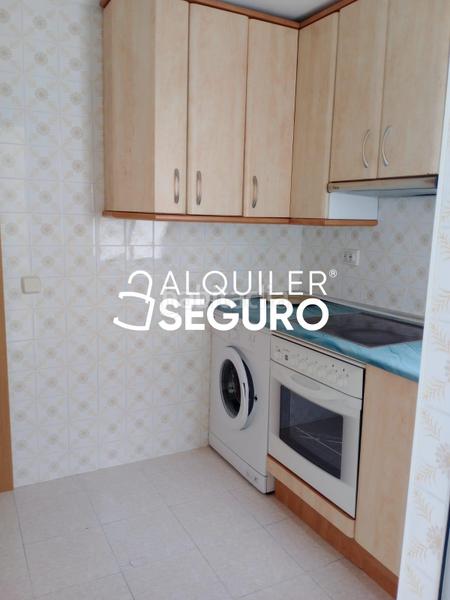 Foto 88baaf13-dfd4-4de2-acef-fdccff7bf0bf. Rent flat with heating in Ventas Madrid