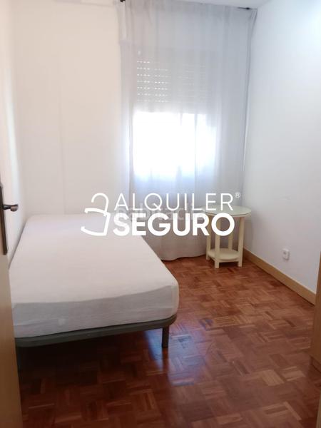 Foto d3130dbd-60c4-424c-94cb-3e9374547804. Rent flat with heating in Ventas Madrid