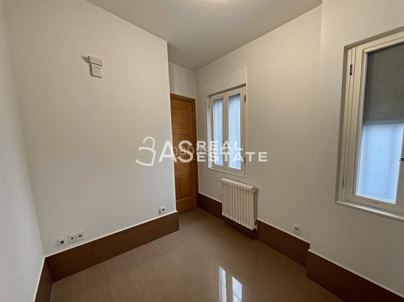 Foto 9b4583e3-cfcb-49c9-a927-78a848dd60bc. Piso  ejos en Pradolongo Madrid