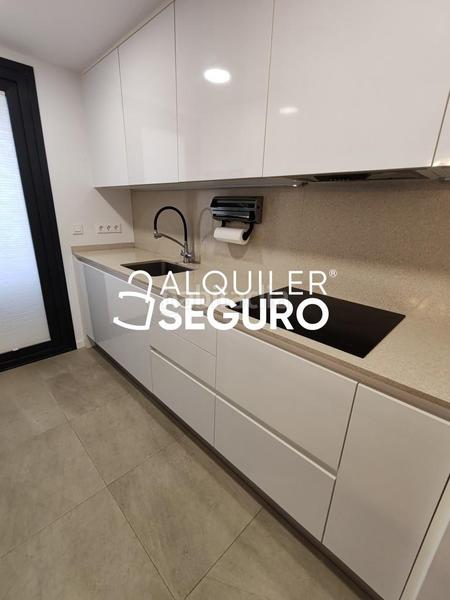 Foto fcda3a45-dff6-4d94-80c9-b5ca6b9016f0. Affitto appartamento con parcheggio piscina in Paus - Polígono San Blas Alicante