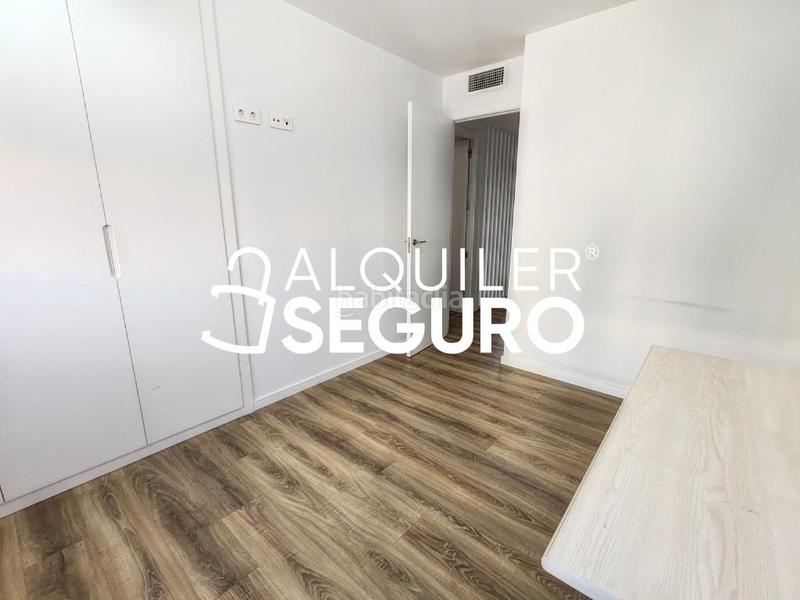 Foto 0034f8b0-1a1f-49fd-bee2-dd225dc72648. Location appartement avec parking piscine dans Paus - Polígono San Blas Alicante