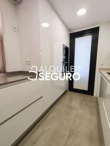 Foto 22e75c05-7f7a-4aa5-9a2f-4055ce8b258a. Location appartement avec parking piscine dans Paus - Polígono San Blas Alicante