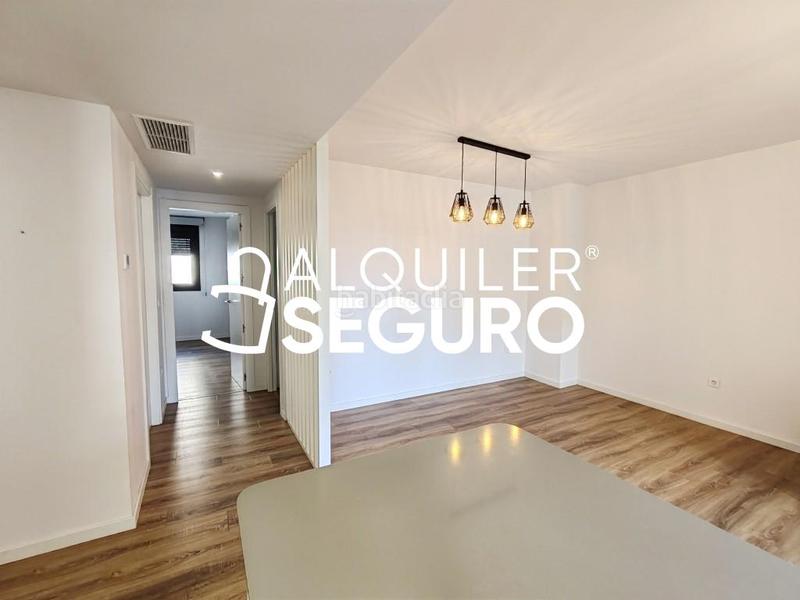 Foto e95f3094-32f2-4578-84d3-d4af47175ca8. Location appartement avec parking piscine dans Paus - Polígono San Blas Alicante