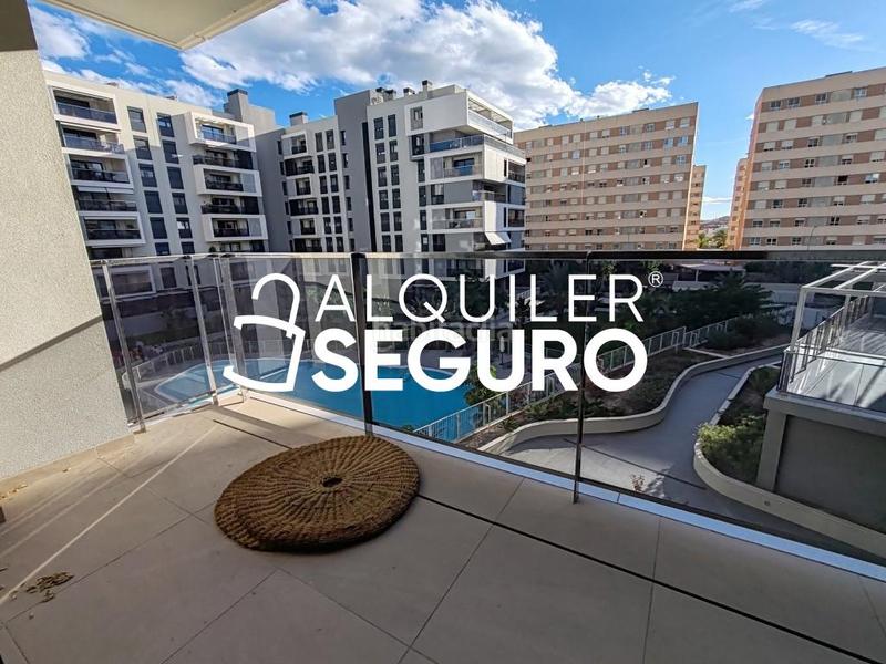 Foto 8c844078-f250-4f5d-a149-fa26fa353127. Rent flat with parking pool in Paus - Polígono San Blas Alicante