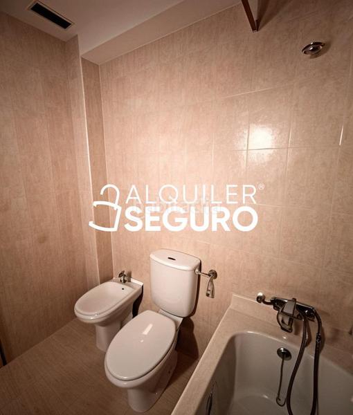 Foto b21491cc-fcbc-4092-ad4b-62a04c37a65f. Affitto appartamento con riscaldamento in Valdezarza Madrid