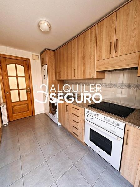 Foto b4851ac1-eae4-4cf9-9995-5d4d598b5e01. Affitto appartamento con riscaldamento in Valdezarza Madrid