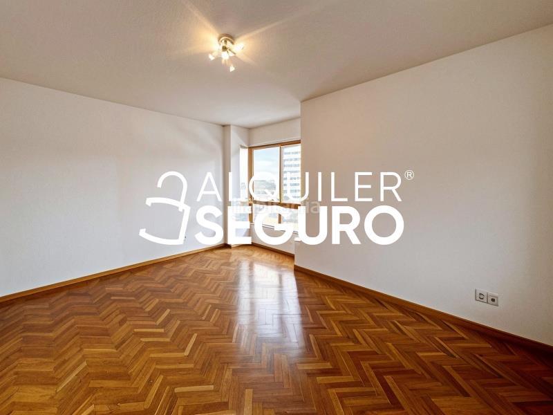 Foto e1532bff-6b1b-4740-83e6-b32c3131cd00. Affitto appartamento con riscaldamento in Valdezarza Madrid