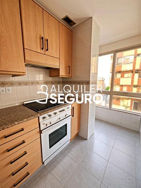 Foto 53a13bbd-9c95-4291-b186-3c5be9faf62d. Alquiler piso  c de alberdi en Valdezarza Madrid