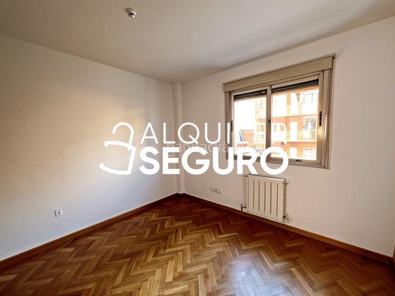 Foto d02bfd2a-6807-480f-9578-a40873ccb54c. Alquiler piso  c de alberdi en Valdezarza Madrid