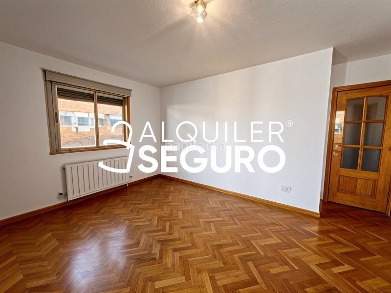 Foto a38e775b-1533-4b80-b821-8e1dfb621007. Lloguer pis amb calefacció a Valdezarza Madrid