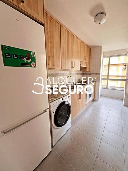 Foto d3ab8101-f239-4ca1-a9f9-13b815b131ec. Lloguer pis amb calefacció a Valdezarza Madrid