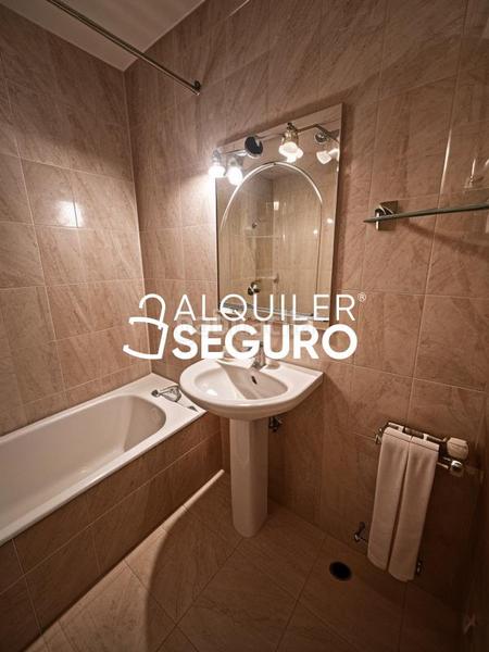 Foto dc8800ac-9fe8-44fb-95d0-dc3cc0bfe1de. Rent flat with heating in Valdezarza Madrid