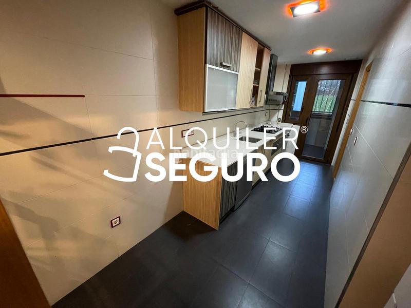 Foto 454d022a-7dd1-441a-969d-82785e118b35. Alquiler piso  av. de navarrondán en Praderón San Sebastián de los Reyes