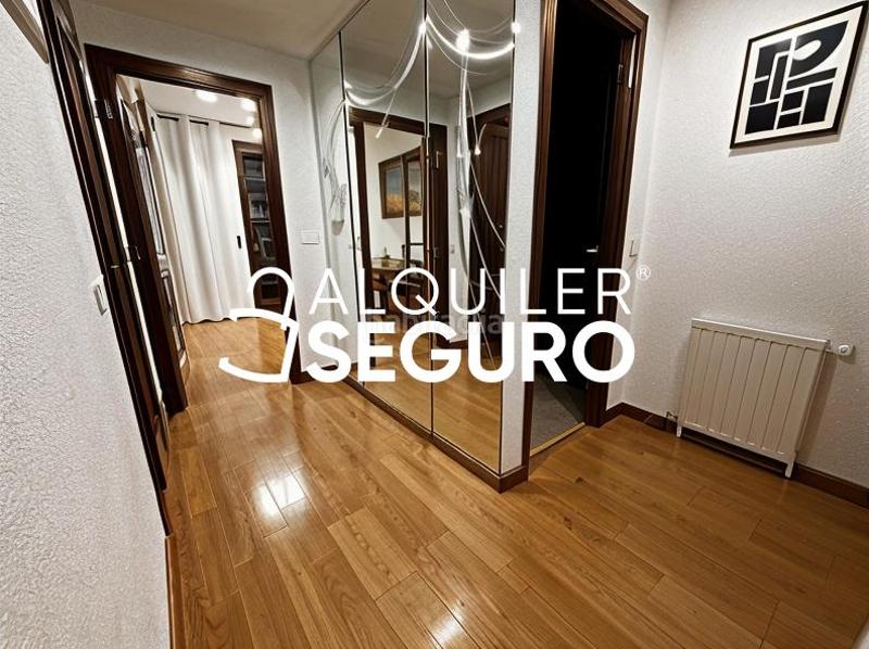 Foto 5a937a07-aec4-40b0-8052-aa4104d131ba. Alquiler piso  c jose montalvo en San Isidro Madrid