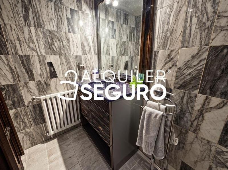 Foto 3b7109e1-81a5-470b-9fb2-7741944eda9d. Rent flat with heating in San Isidro Madrid