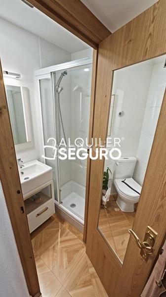Foto 05eb6eaa-1770-45f6-a7ba-51e1dade8872. Rent flat with heating in Guindalera Madrid