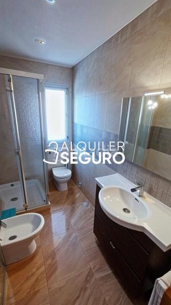 Foto a2c9fc4e-5d59-44e8-858d-5b3381a5527c. Rent flat with heating in Guindalera Madrid