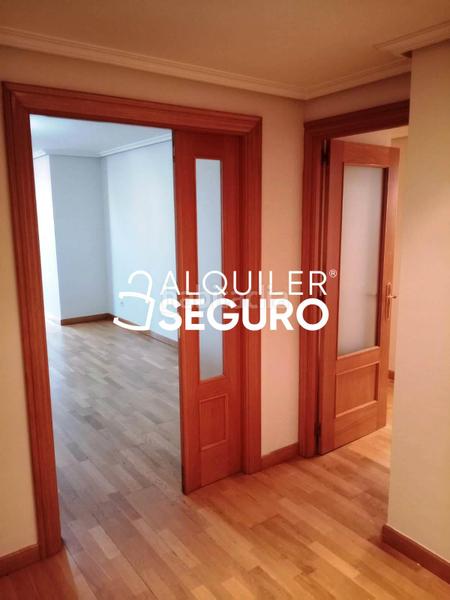 Foto 119dc4a0-d997-45c9-a40b-346a27540c1e. Rent penthouse with heating parking in Parquesol Valladolid
