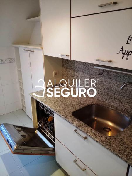 Foto 135dc393-e0f0-4fd3-ad45-7d8363d2a88d. Rent penthouse with heating parking in Parquesol Valladolid