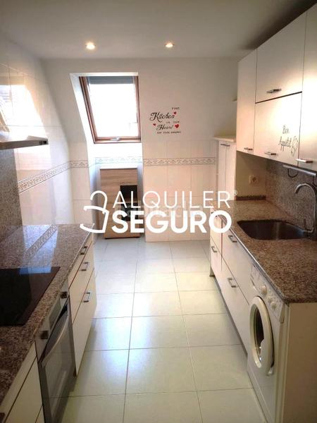 Foto 13ab182e-0b96-47cb-8136-7967288e8989. Rent penthouse with heating parking in Parquesol Valladolid