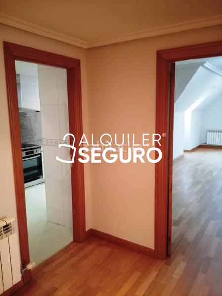 Foto 140bdfab-4365-4fc7-ab28-2ce20b01b1d2. Rent penthouse with heating parking in Parquesol Valladolid