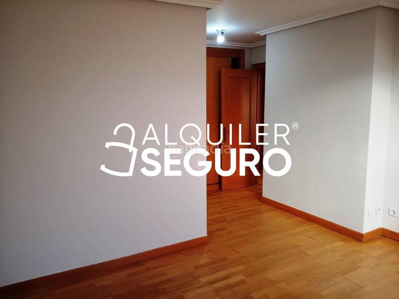 Foto 27d59d37-9026-40ae-9d70-555d46107b27. Rent penthouse with heating parking in Parquesol Valladolid