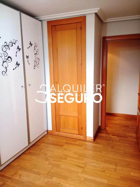 Foto 63efdca3-394a-4017-9f6d-22bc0a91d21c. Rent penthouse with heating parking in Parquesol Valladolid