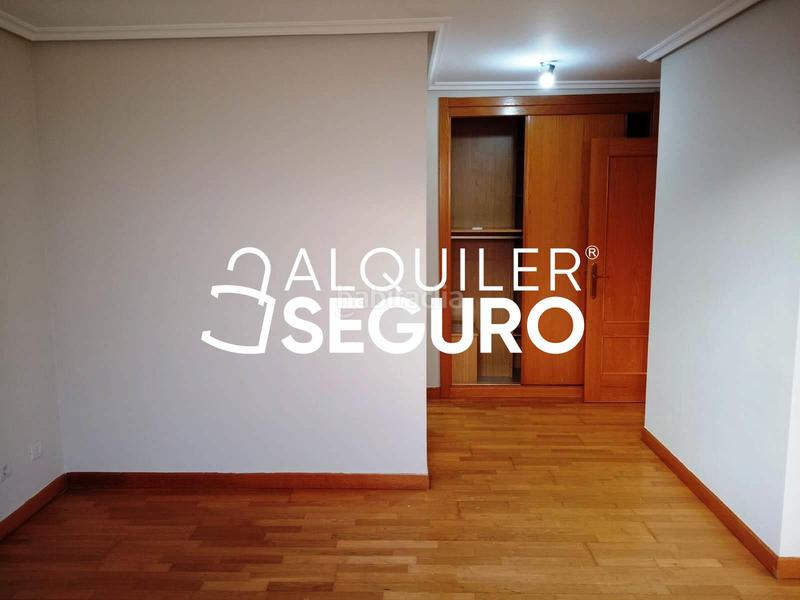 Foto 70464ee9-6caf-442d-b6c6-4ae1cafb2bf8. Rent penthouse with heating parking in Parquesol Valladolid