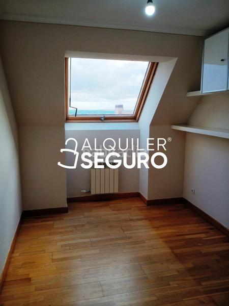 Foto 7eeee3fa-5f36-4a87-a2f6-ece5151f5243. Rent penthouse with heating parking in Parquesol Valladolid