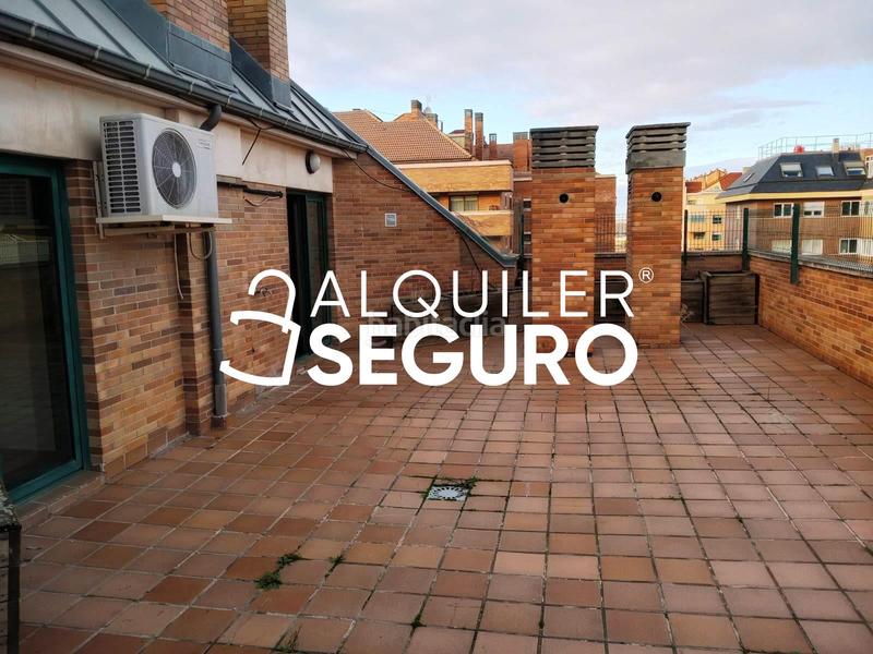 Foto bd87b2f6-a50f-4ea6-9f83-60aca74781b9. Rent penthouse with heating parking in Parquesol Valladolid