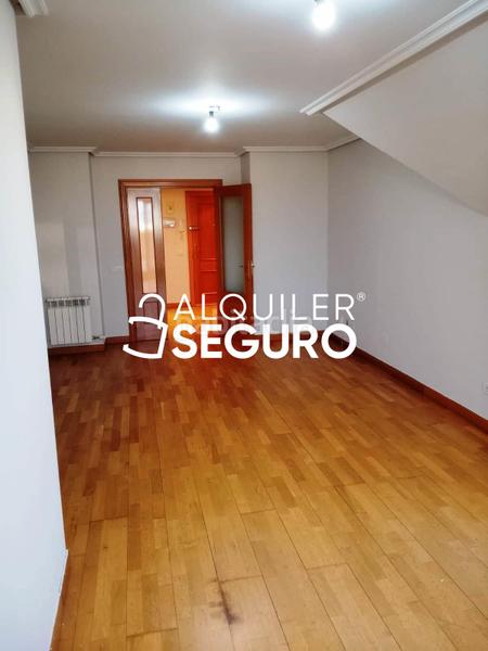 Foto c0ff9dda-35f9-4068-bc38-99d931d17a01. Rent penthouse with heating parking in Parquesol Valladolid