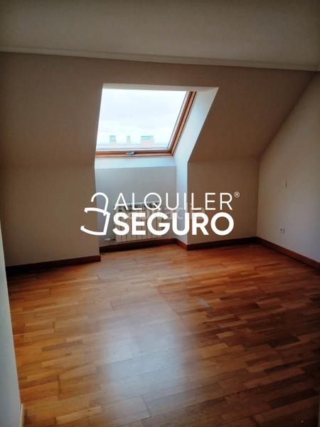 Foto c592d6b5-1b8e-4b3a-9133-6d6679e89289. Rent penthouse with heating parking in Parquesol Valladolid