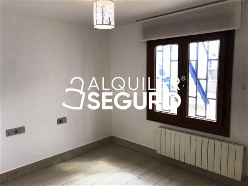 Foto 1ba6c1fc-0ba2-46b8-a8d6-53825795390c. Alquiler chalet  c cuatro caminos vitoriagasteiz en Vitoria - Gasteiz