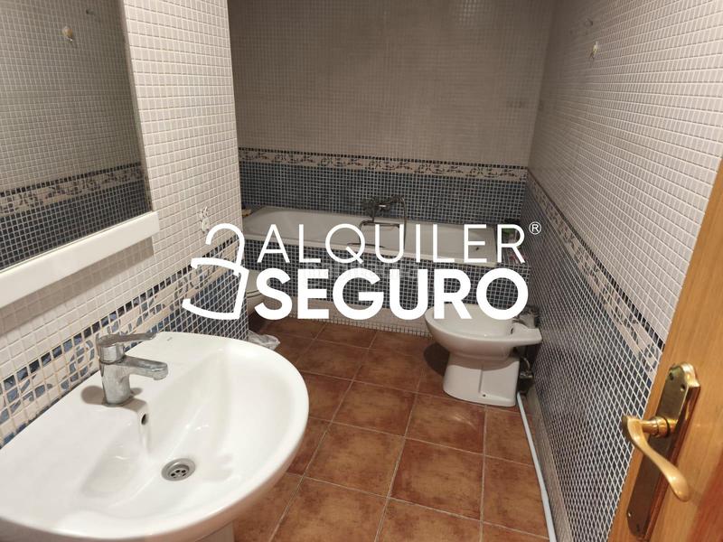 Foto bf568902-879a-4464-9ff8-150b38ecef52. Alquiler piso  c de agustina de aragón en Plaza de Toros Zaragoza