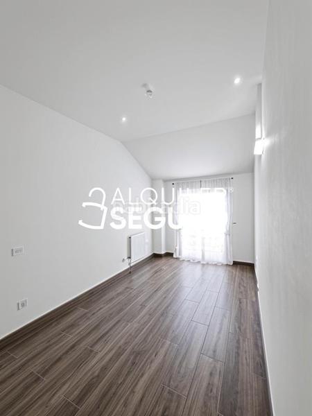 Foto 52050796-c993-4501-8c36-663fe1d8a8fa. Location appartement avec chauffage parking dans Alpedrete