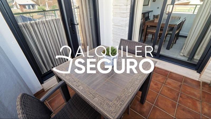 Foto 4289c596-45c6-49e9-a2b1-729309ee1485. Affitto appartamento con parcheggio piscina in Casco Antiguo Mairena del Aljarafe