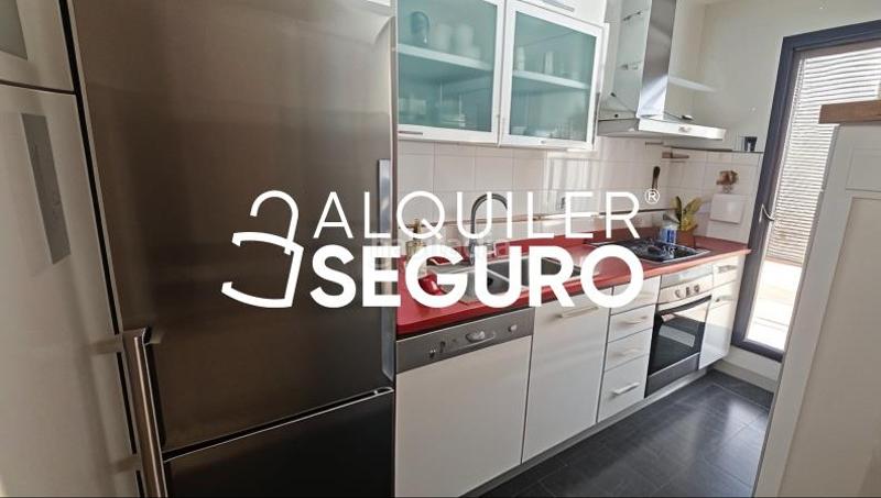 Foto 119c722f-37e2-4fcd-802f-6b813c9ccfb0. Rent flat with parking pool in Casco Antiguo Mairena del Aljarafe