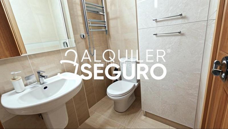 Foto 85dcabcc-66c9-4a53-a493-4f15475868f2. Rent flat with parking pool in Casco Antiguo Mairena del Aljarafe