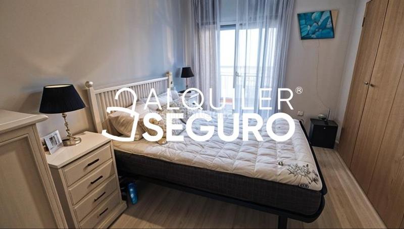 Foto bde103d0-2dd1-43e5-96bc-a477866b0f57. Rent flat with parking pool in Casco Antiguo Mairena del Aljarafe