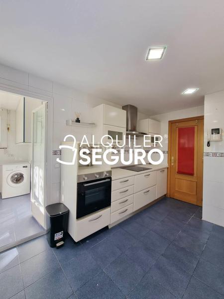 Foto 1a014d68-d1bd-4581-8d1f-59de4adbf5a2. Affitto appartamento con riscaldamento parcheggio piscina in Majadahonda