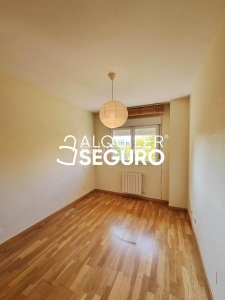 Foto b7d2e7e9-a933-4c3b-93c8-e6997b66b323. Affitto appartamento con riscaldamento parcheggio piscina in Majadahonda