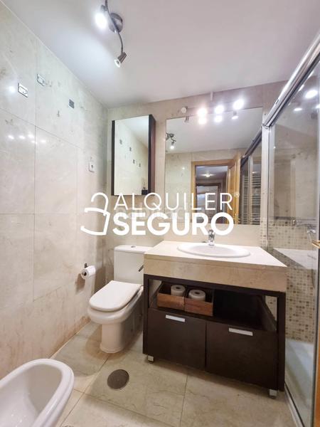 Foto b0ea9b98-1d2c-4caf-a367-0cf7b9b915e0. Lloguer pis amb calefacció aparcament piscina a Monte el Pilar Majadahonda