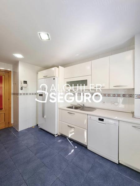 Foto 2cb706c5-10bb-4665-bf50-0e35ff437b6d. Location appartement avec chauffage parking piscine dans Majadahonda