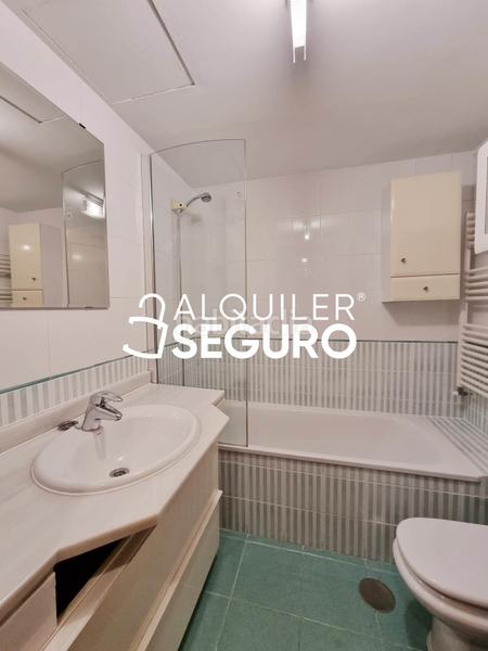 Foto 737ac6a4-37b1-4288-a9d0-f6fa15741e60. Location appartement avec chauffage parking piscine dans Majadahonda