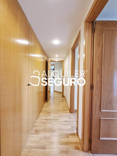 Foto 529c3f54-2e9b-4b92-9236-a353da0c50b2. Rent flat with heating parking pool in Monte el Pilar Majadahonda