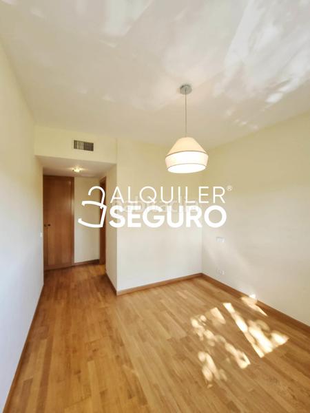 Foto d5a9e0c5-2df1-47ec-abc4-74a4f1ba3758. Rent flat with heating parking pool in Monte el Pilar Majadahonda