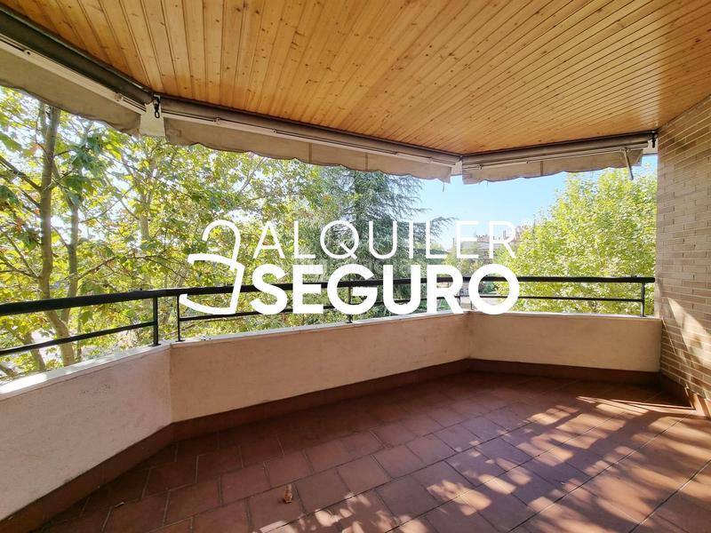 Foto f3554a12-8402-416e-8687-66b6baa2c812. Rent flat with heating parking pool in Monte el Pilar Majadahonda