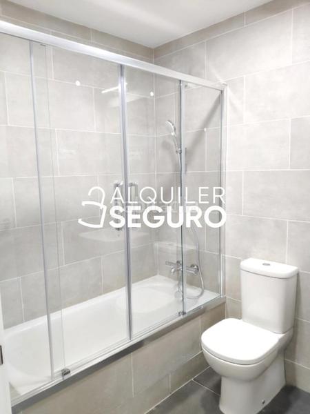 Foto 67ed4ac6-e31c-4b08-9f69-aa9c24cdf479. Location appartement avec chauffage parking dans Adelfas Madrid