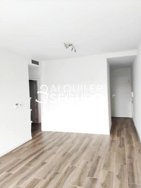 Foto b38119f5-8886-47f8-9e76-332ccfe8f264. Location appartement avec chauffage parking dans Adelfas Madrid